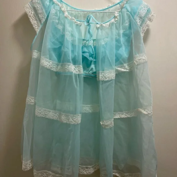 Vintage 60s short n Sweet 2 pc. Over Robe and bralette Rare sheer lace ties S/M